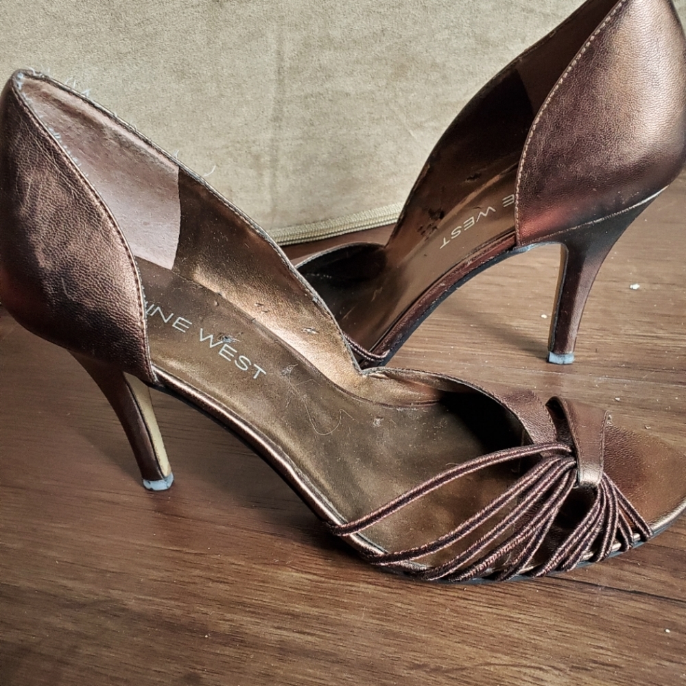 Nine West Copper pump